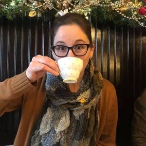 Meet your Posher, Crystal